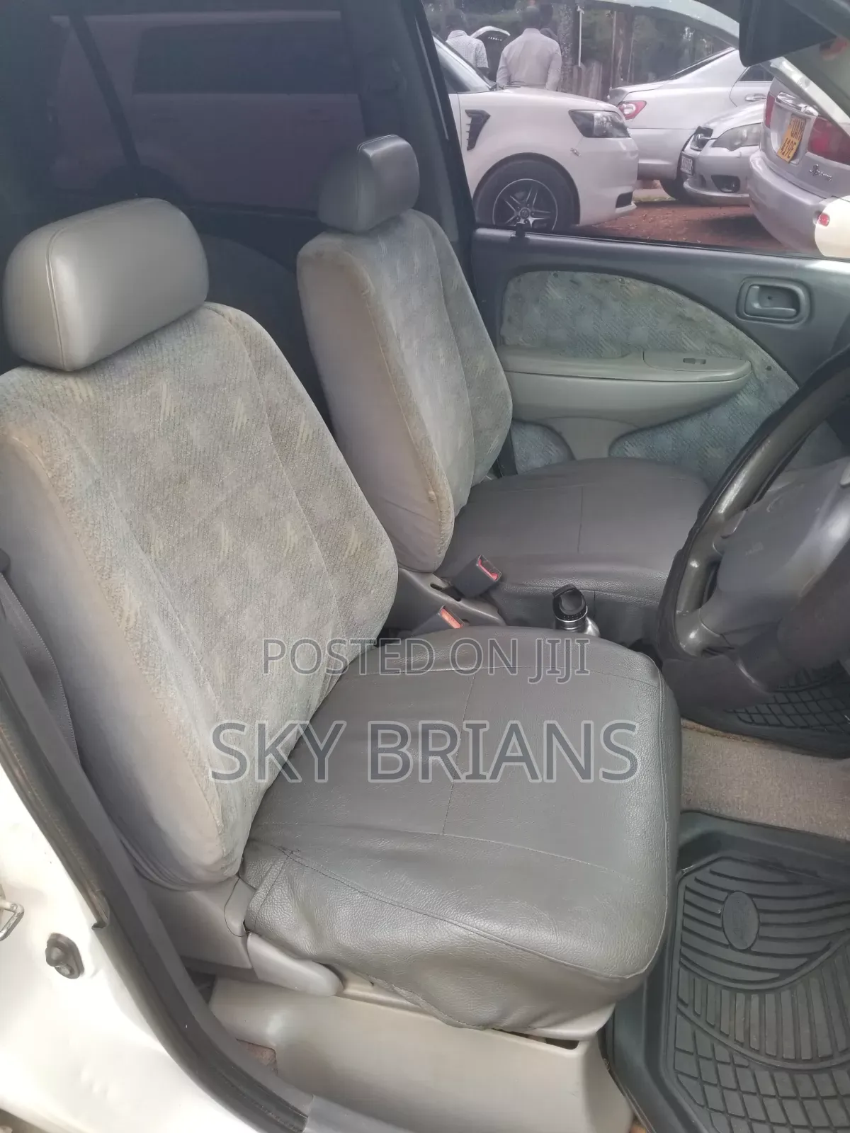Toyota Raum 2000 White