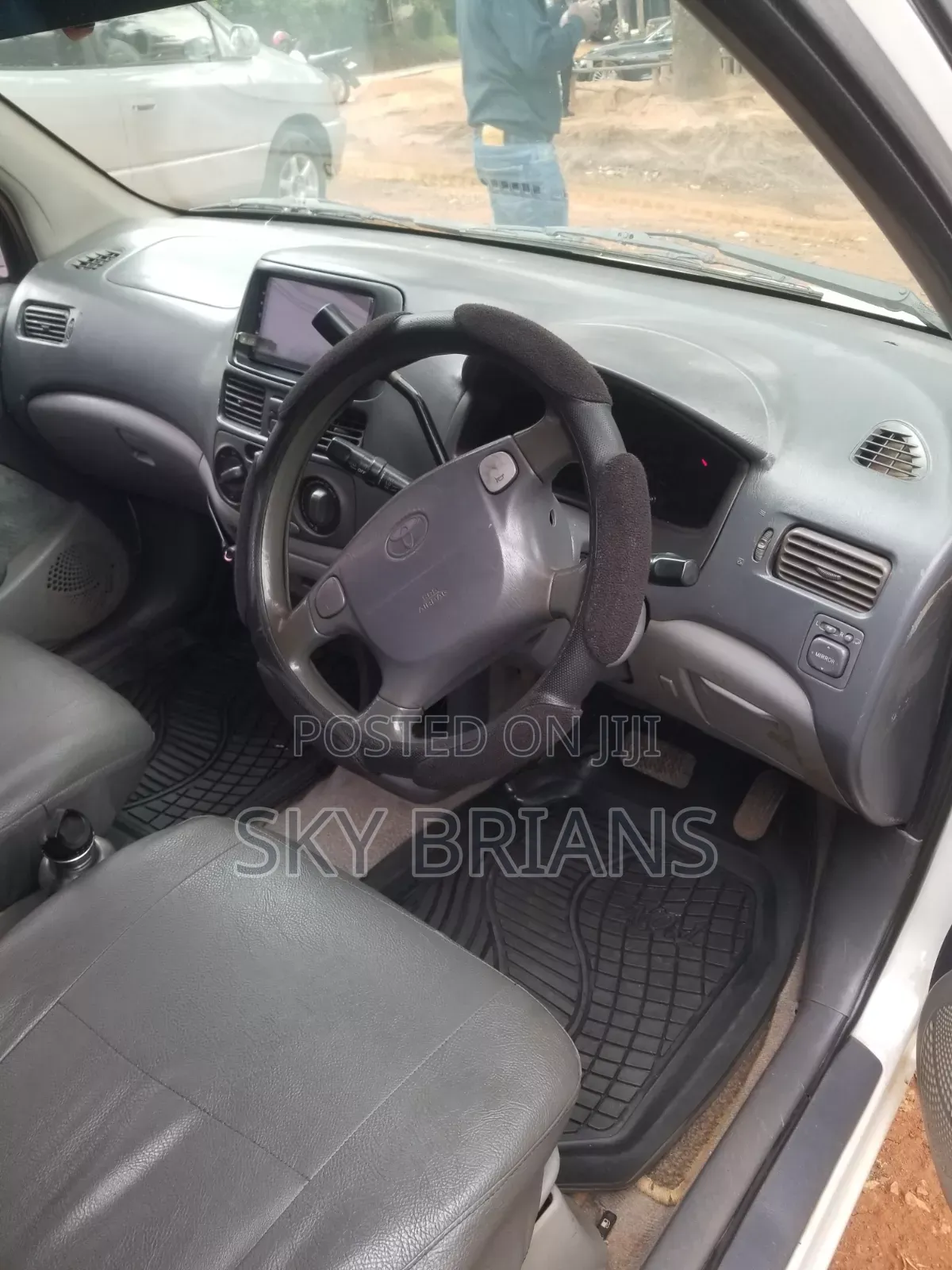 Toyota Raum 2000 White