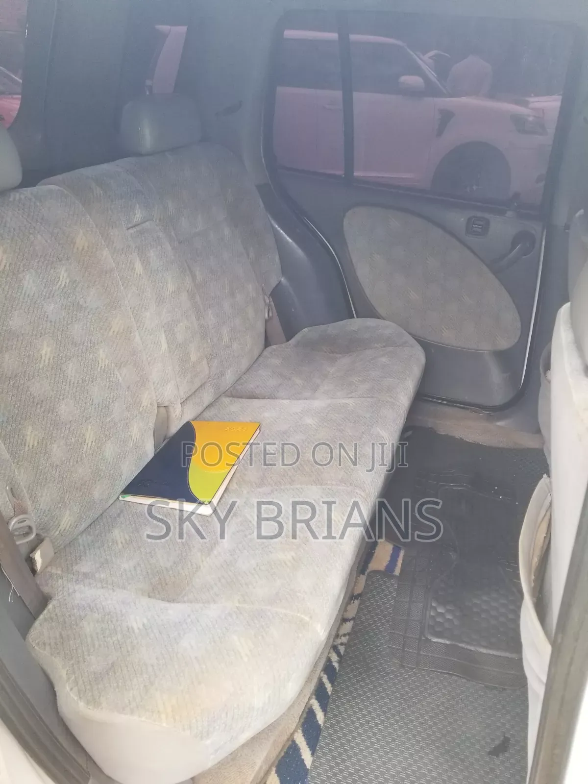 Toyota Raum 2000 White