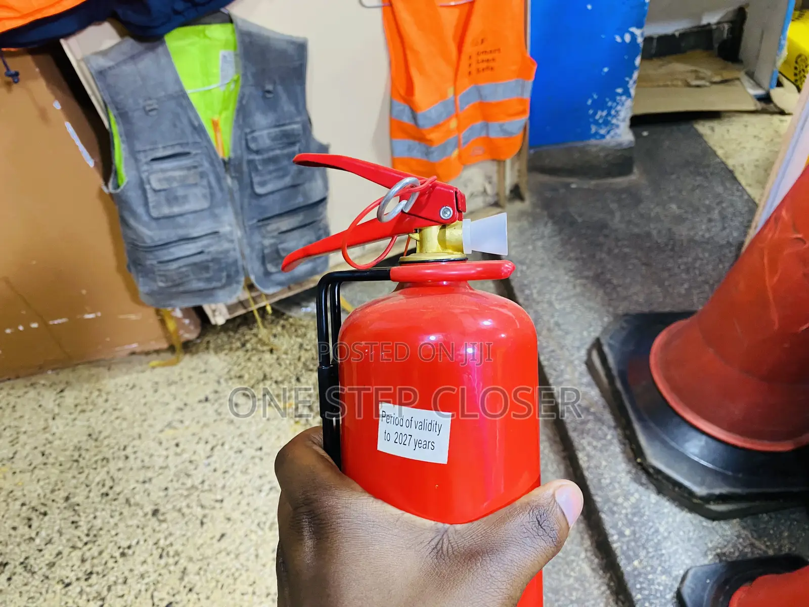 Portable Car Fire Extinguisher 1KG