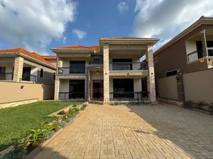 6bdrm Duplex in Kyanja Estates, Kawempe for sale