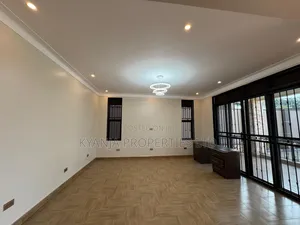 6bdrm Duplex in Kyanja Estates, Kawempe for sale