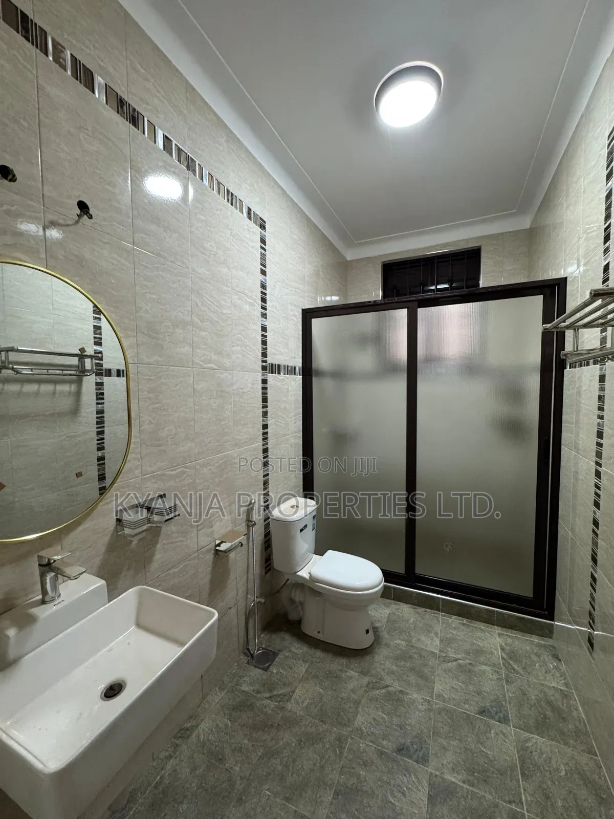 6bdrm Duplex in Kyanja Estates, Kawempe for sale