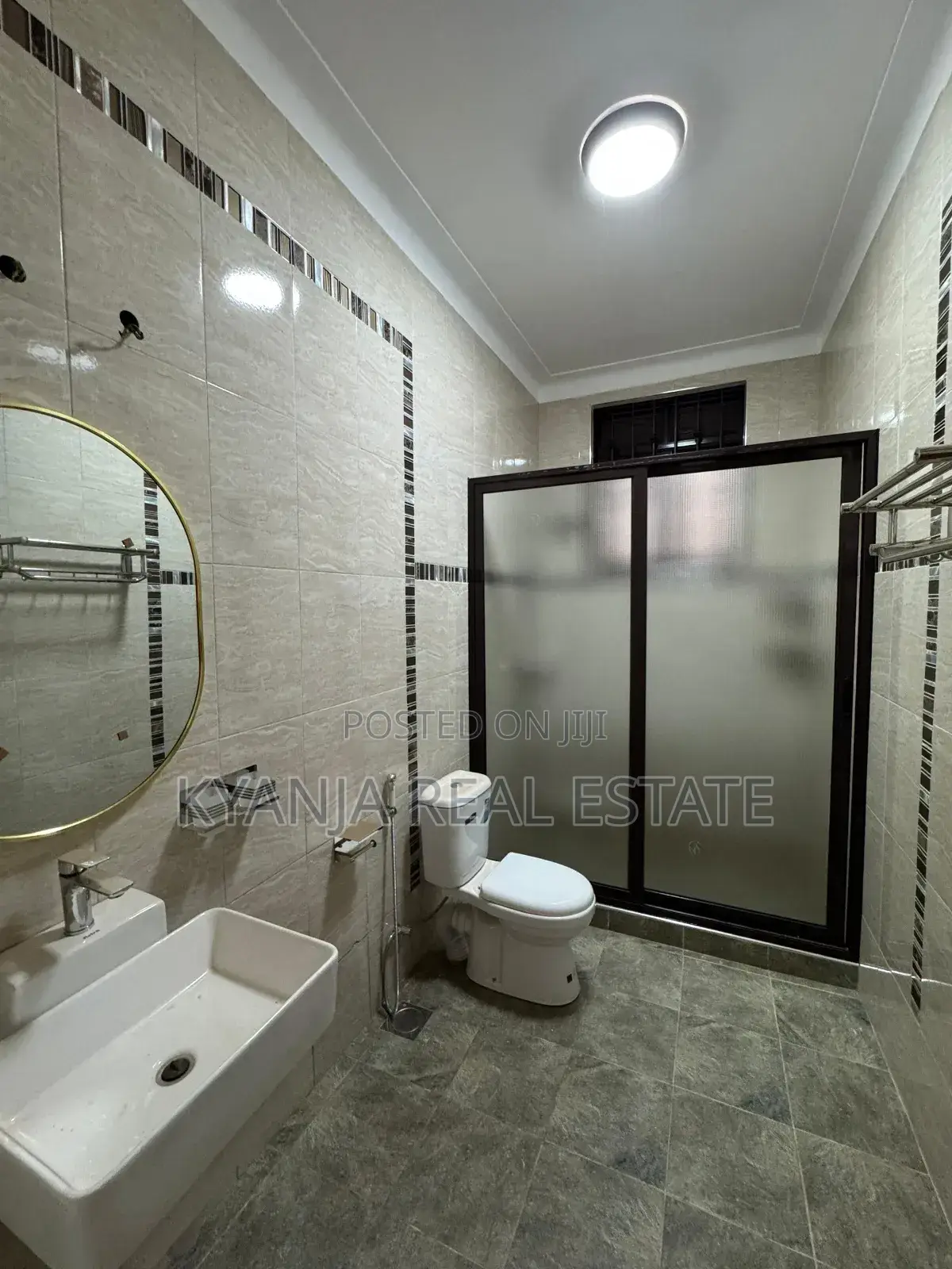 6bdrm Duplex in Kyanja Estates, Kawempe for sale