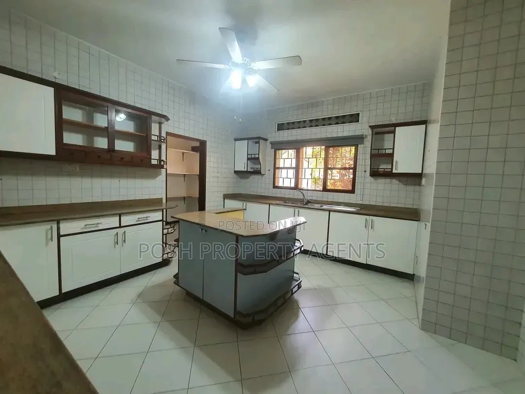 4bdrm Bungalow in Naguru, Central Division for rent
