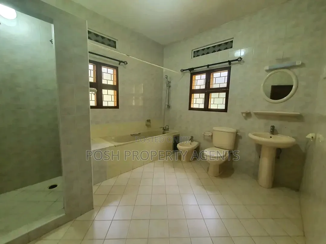 4bdrm Bungalow in Naguru, Central Division for rent
