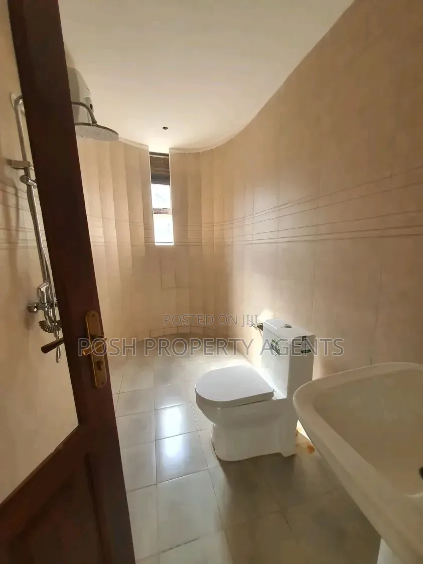 4bdrm Bungalow in Naguru, Central Division for rent