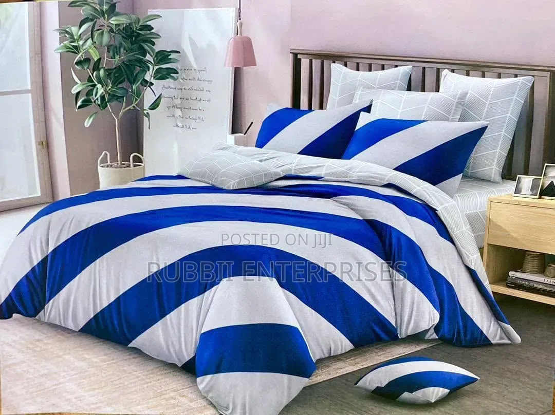 Duvet 5×6 (Blue-and-White Striped)