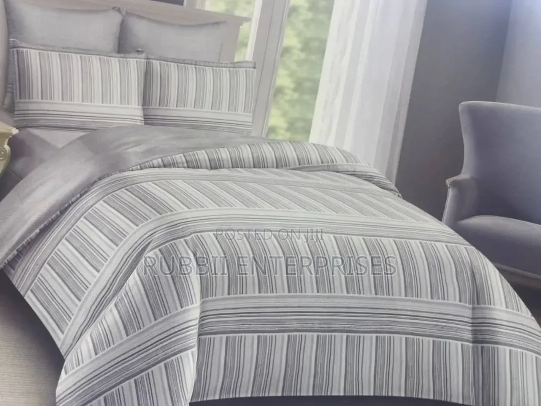 Bedcover / Duvet (Grey and White Striped )
