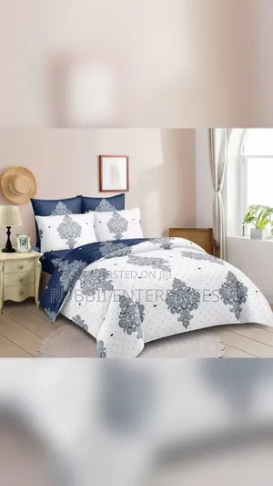 Duvet 5×6 (Blue and White Damask Print)