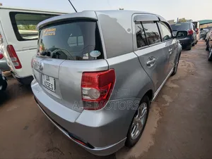 Toyota IST 2010 Silver