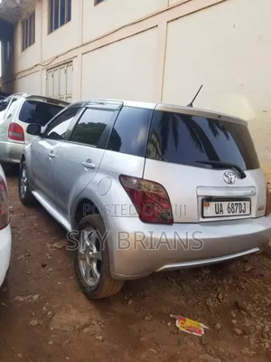 Toyota IST 2006 Silver