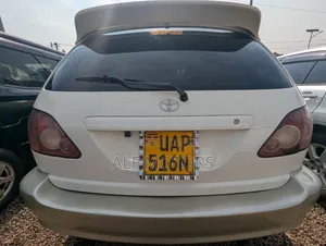 Toyota Harrier 2003 White