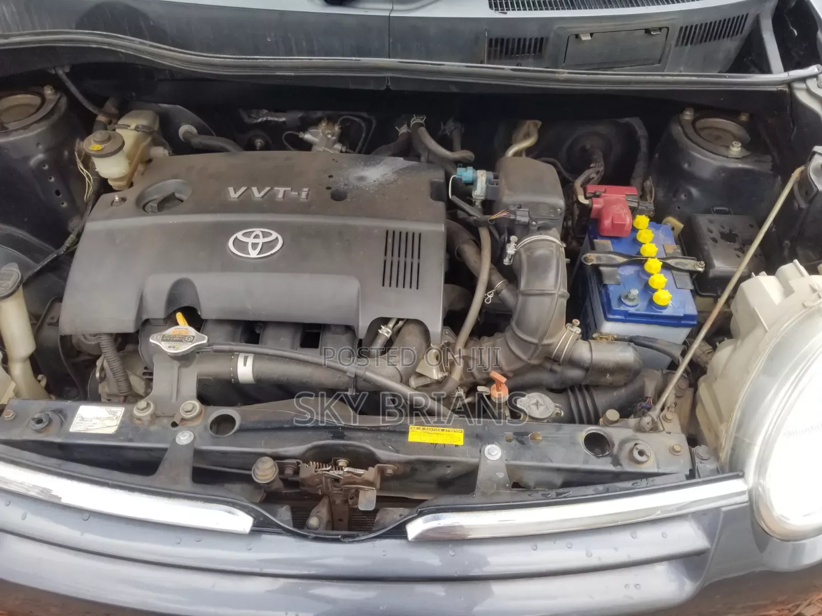 Toyota Sienta 2010 Gray
