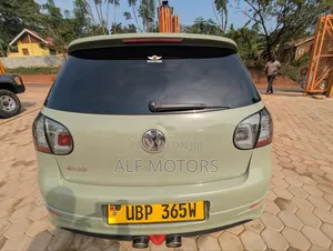 Volkswagen Golf 2010 Green