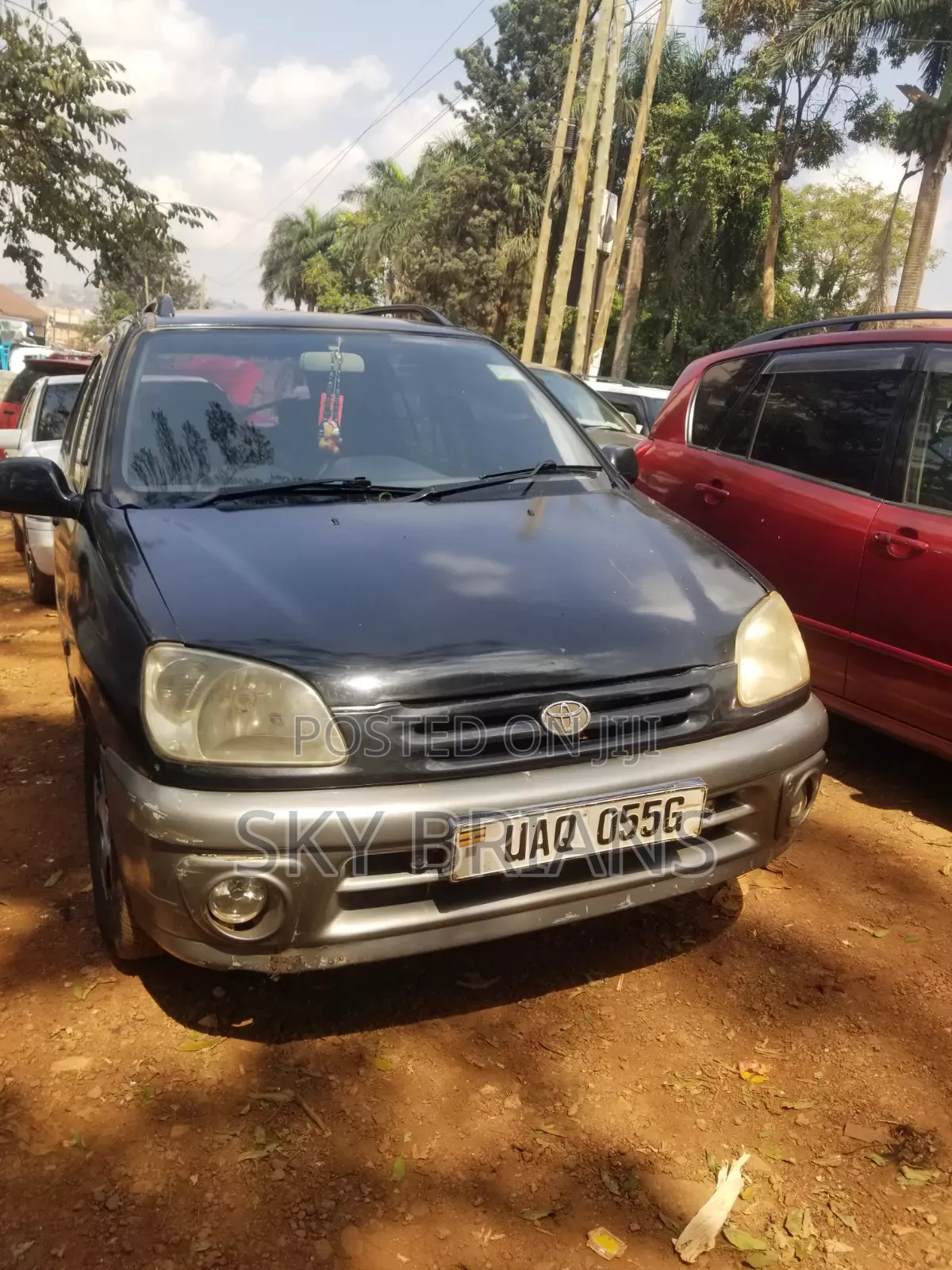 Toyota Raum 2000 Black
