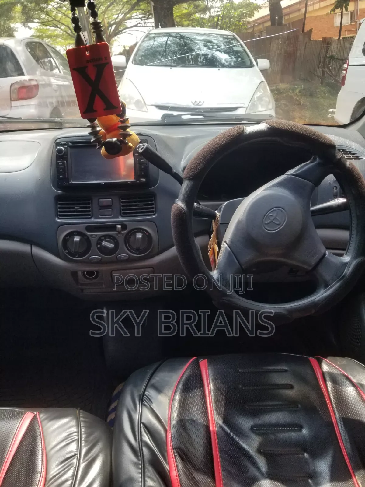 Toyota Raum 2000 Black