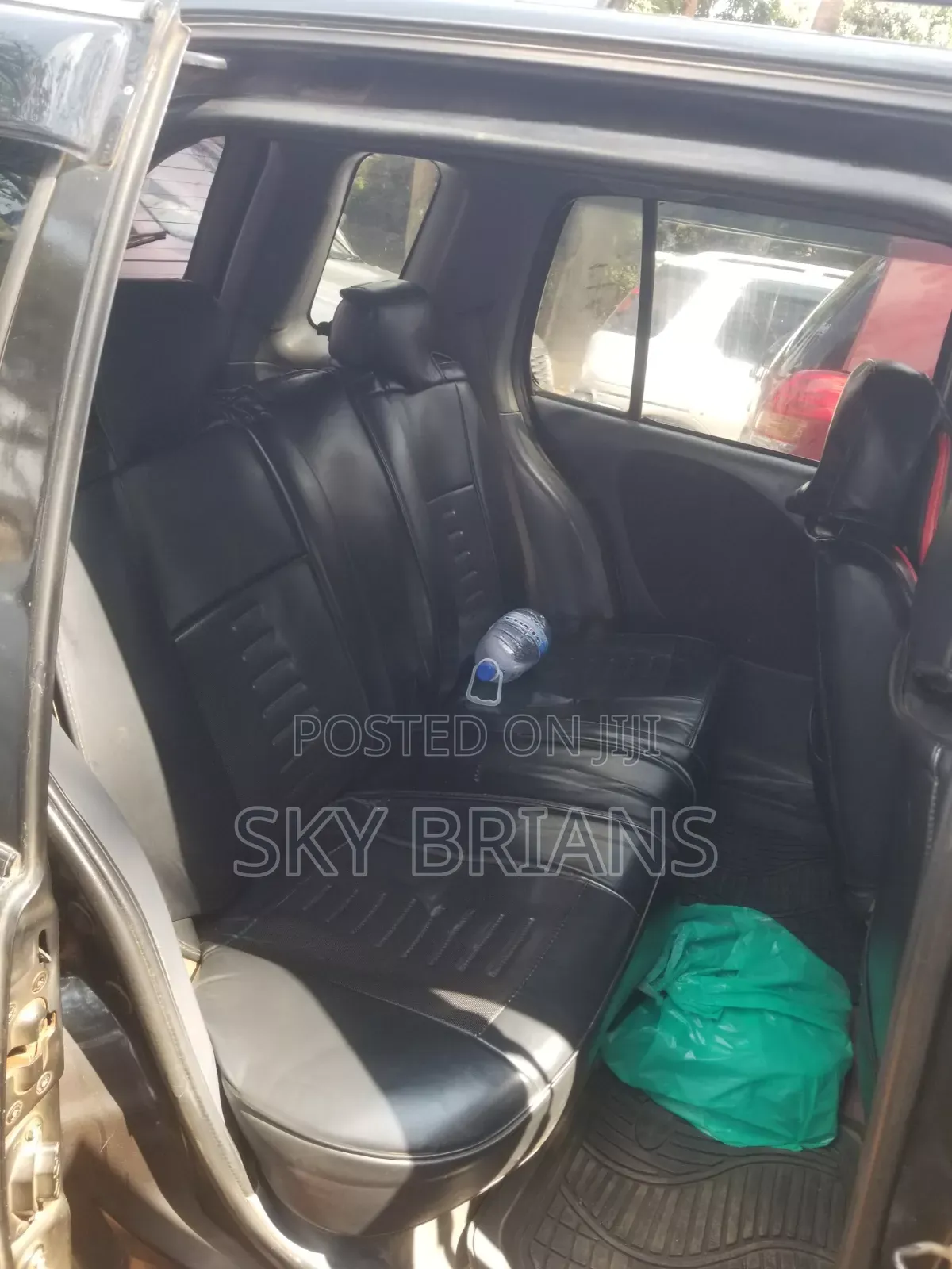 Toyota Raum 2000 Black