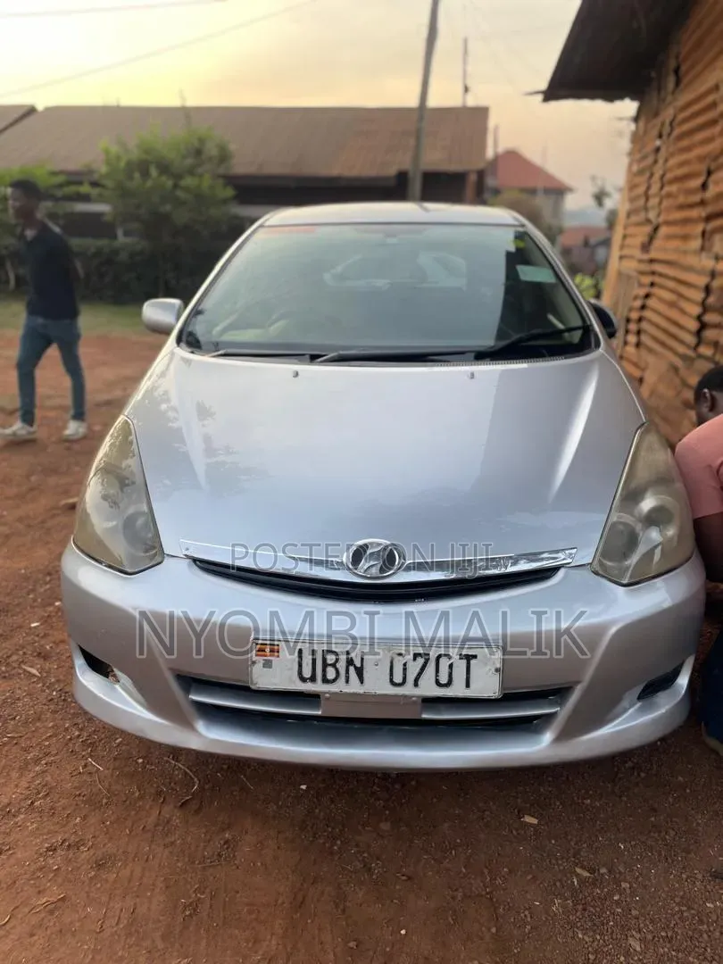 Toyota Wish 2006 Silver