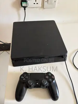 Sony Playstation 4 Slim