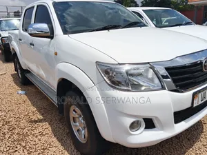 Toyota Hilux 2016 White