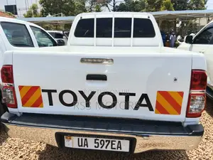 Toyota Hilux 2016 White