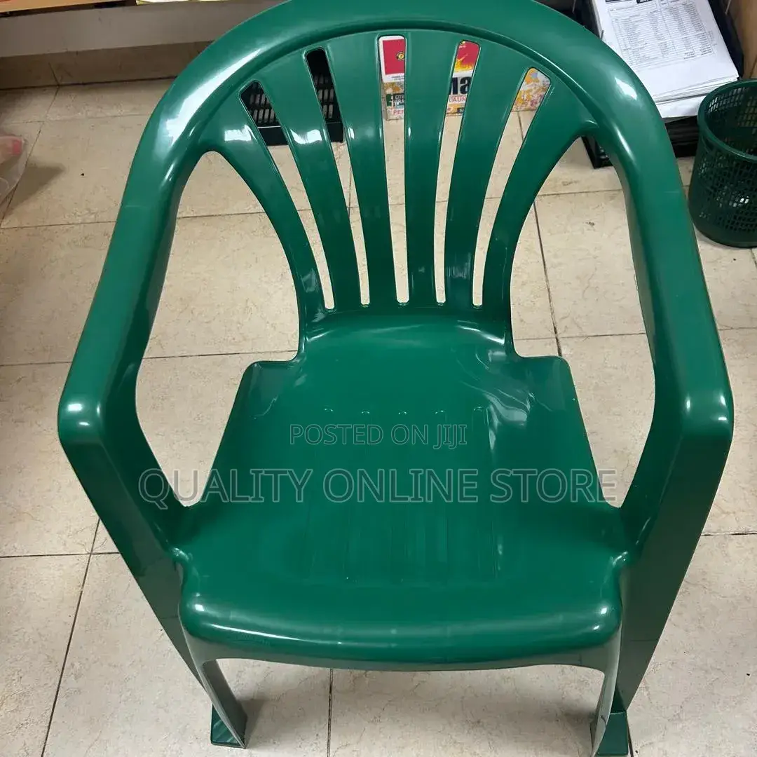Armed Plastic Chairs Plastic Chairs