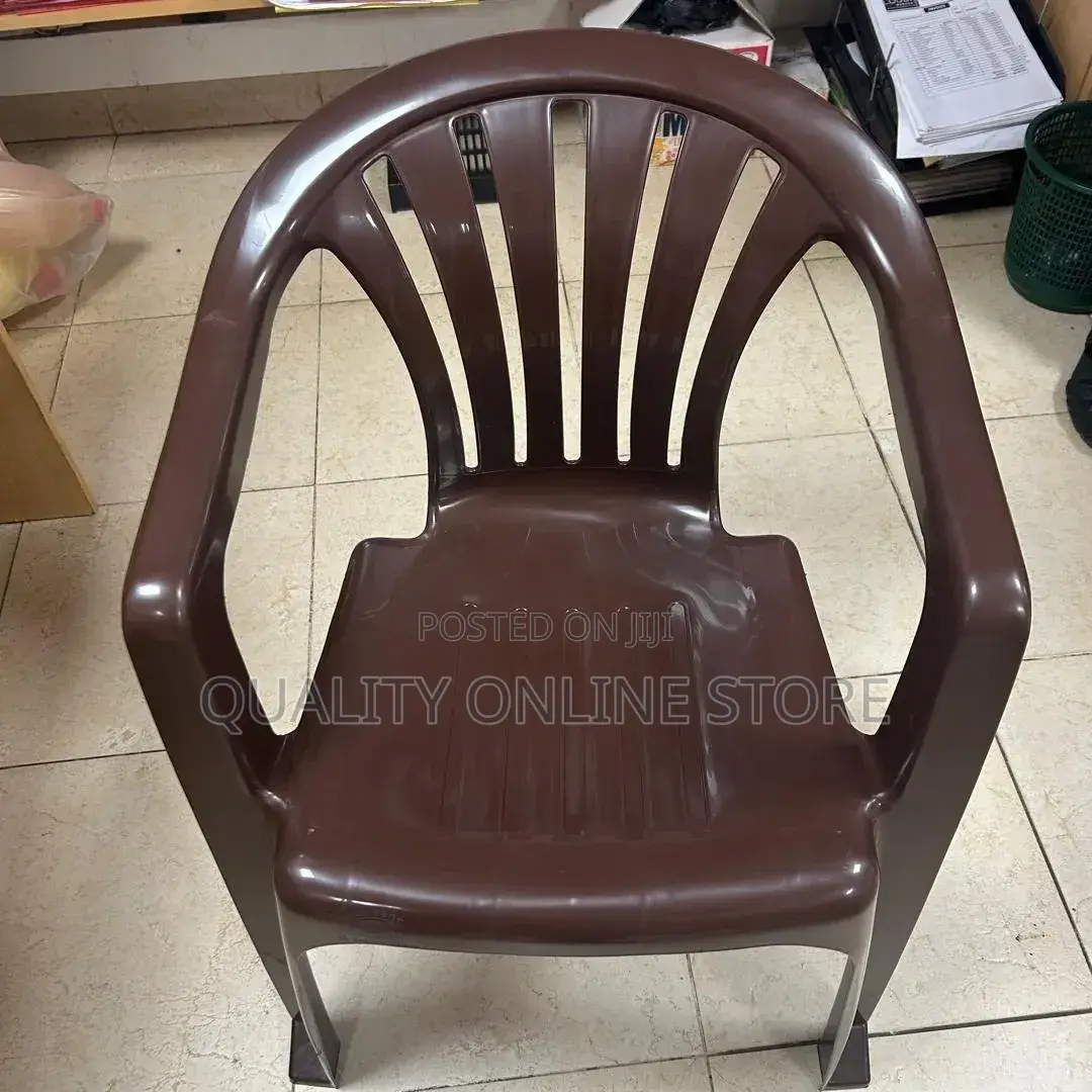 Armed Plastic Chairs Plastic Chairs