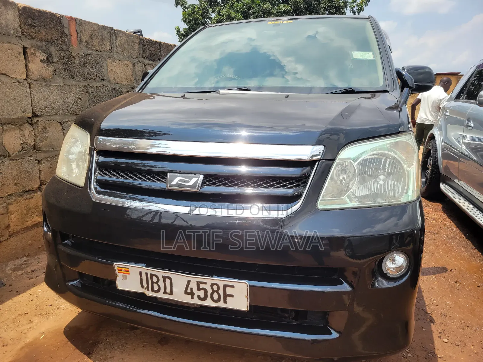 Toyota Noah 2.0 AWD (8 Seater) 2004 Black