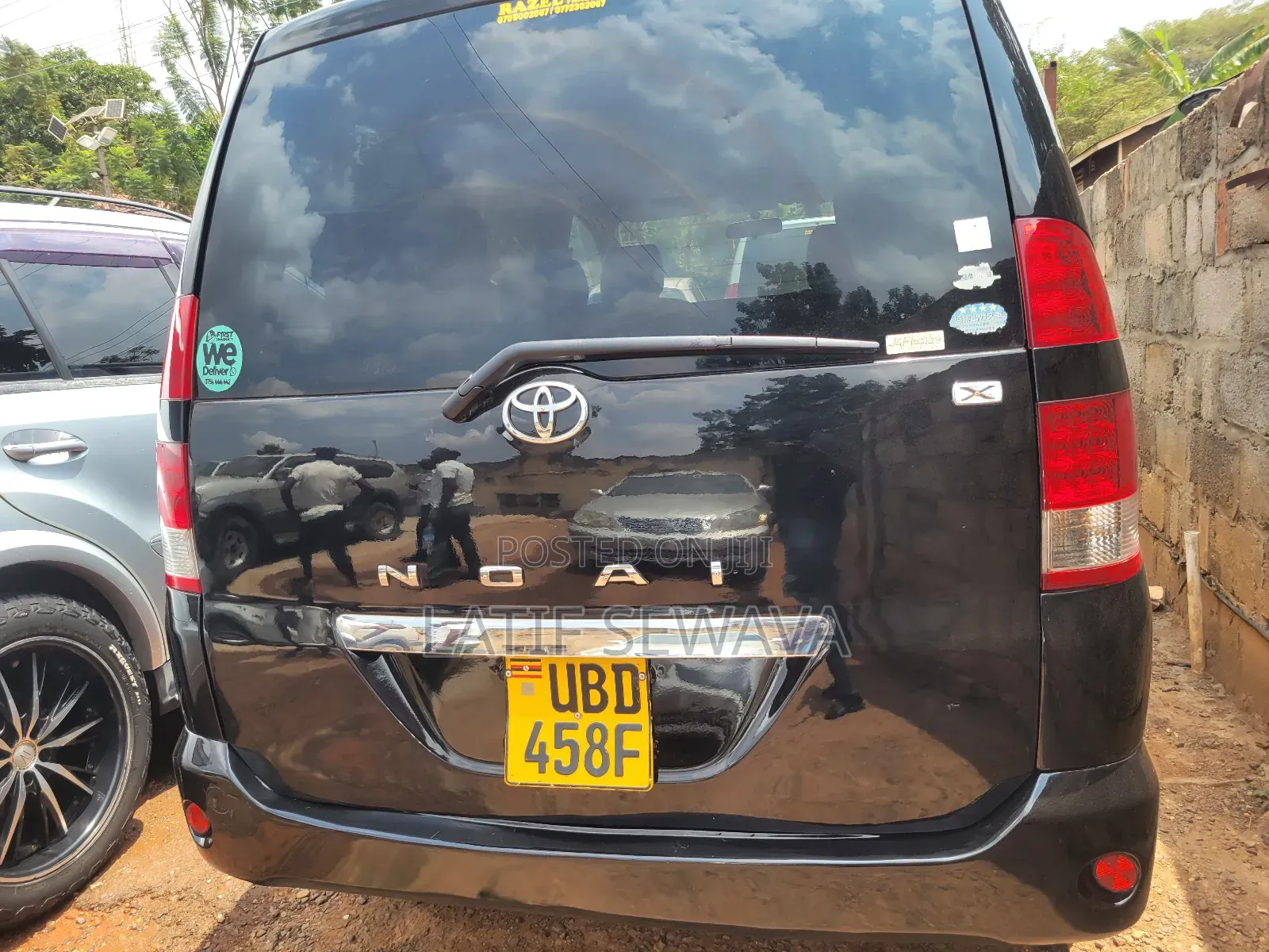 Toyota Noah 2.0 AWD (8 Seater) 2004 Black