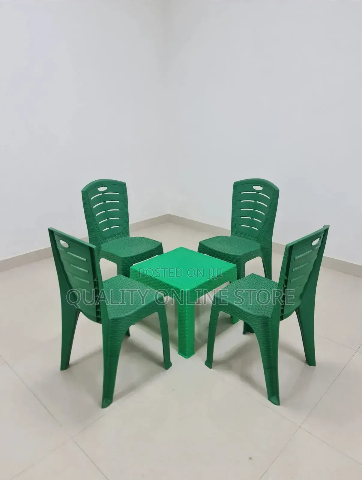 Bar/Restaurants Plastic Table and Chairs Plastic Table and Chairs