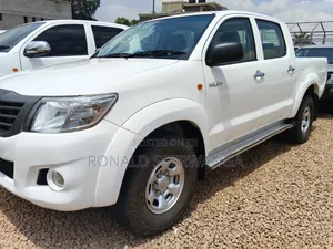 Toyota Hilux 2016 White