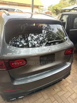 Mercedes-Benz GLC-Class GLC250 Sport Utility 4-Door (2.0L, 4cyl Turbo) Gray