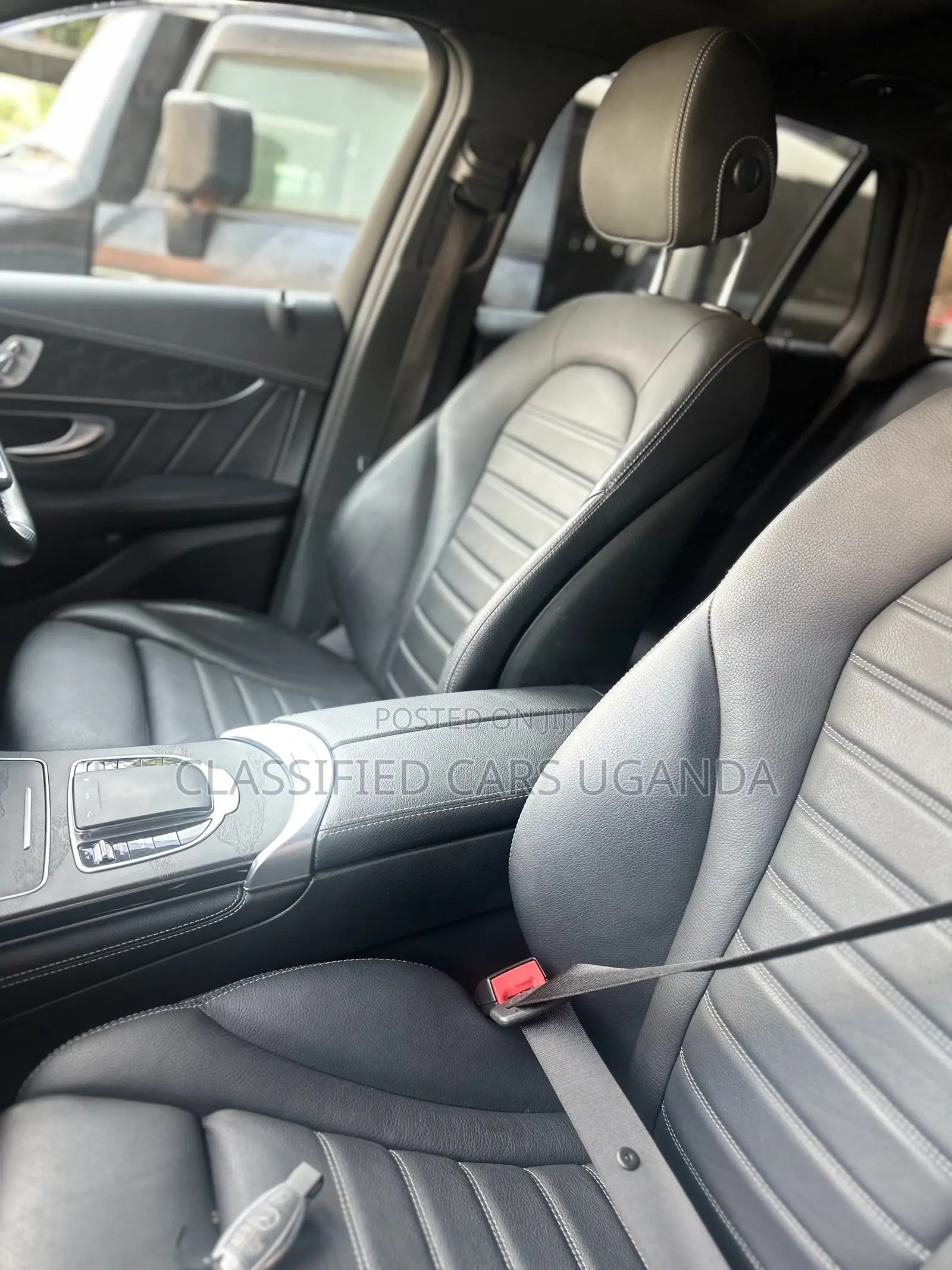 Mercedes-Benz GLC-Class GLC250 Sport Utility 4-Door (2.0L, 4cyl Turbo) Gray