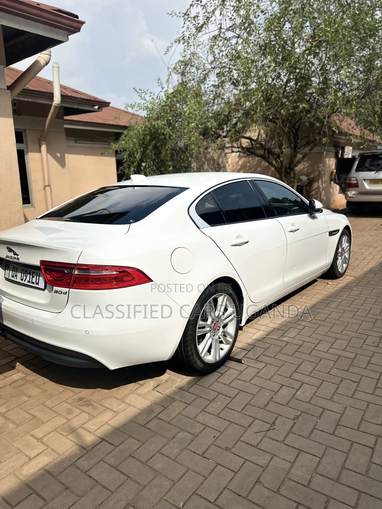Jaguar F-Pace 20d Premium 2017 White
