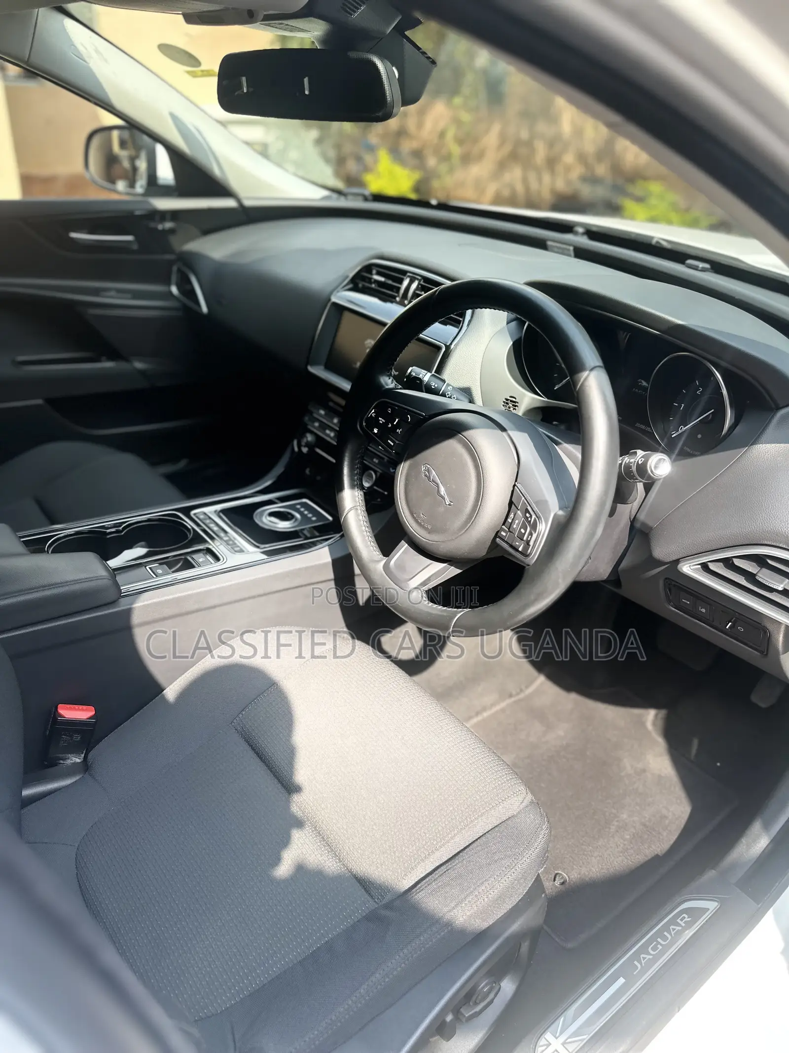 Jaguar F-Pace 20d Premium 2017 White
