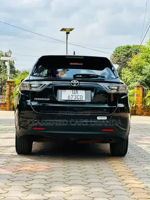 Toyota Harrier 2.0 2015 Black