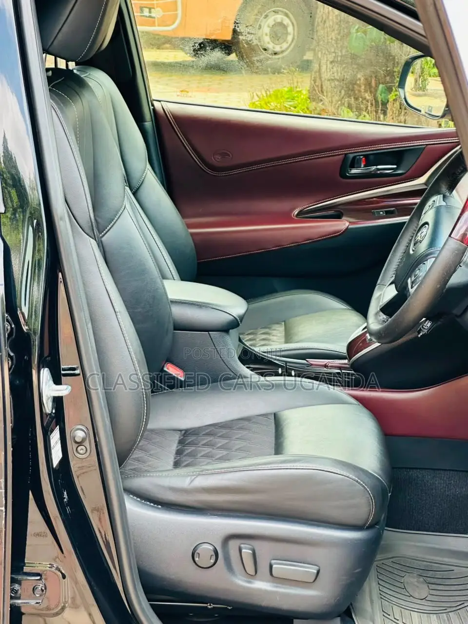 Toyota Harrier 2.0 2015 Black