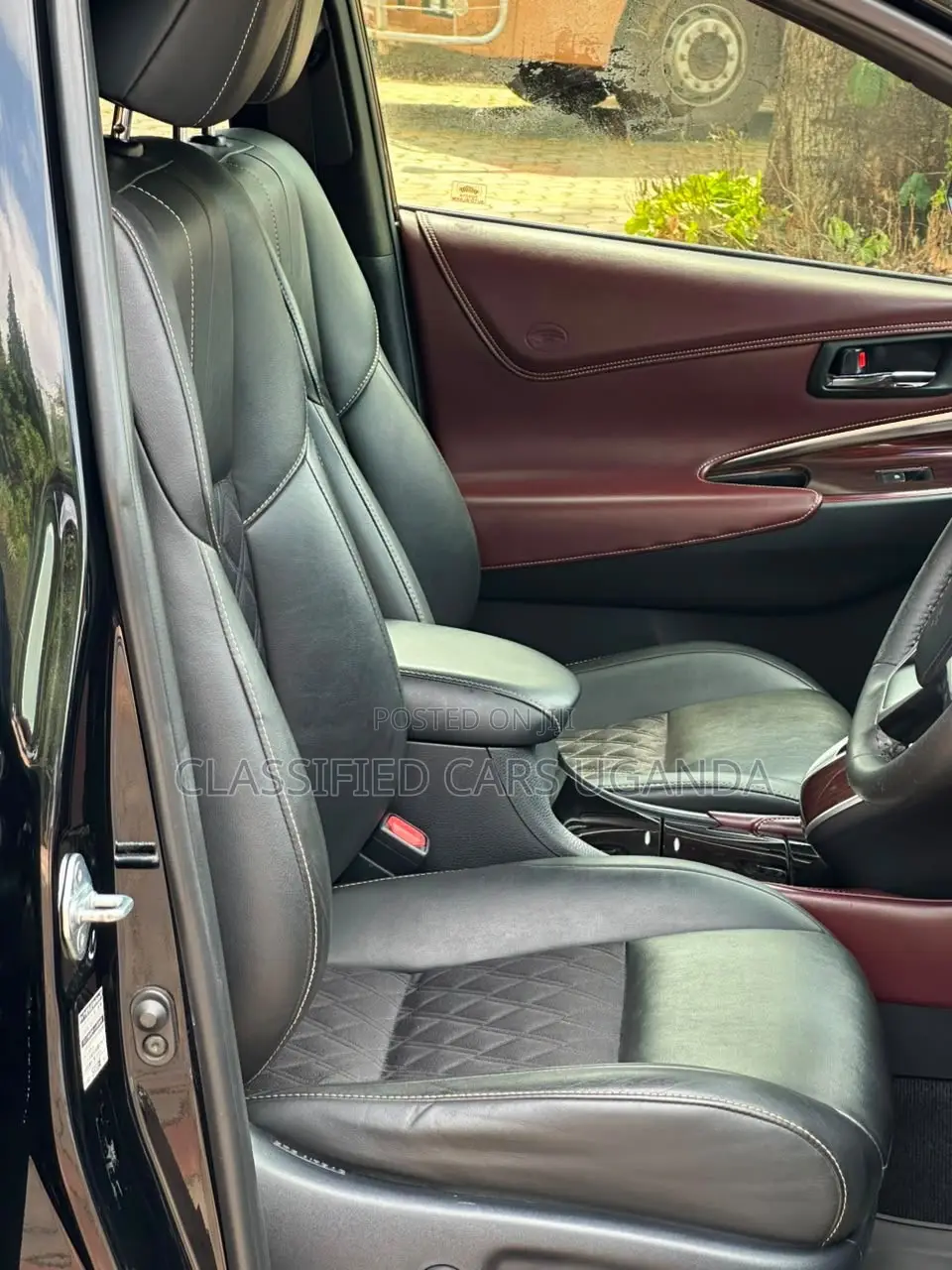 Toyota Harrier 2.0 2015 Black