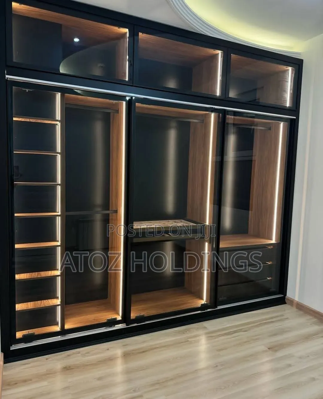 Walk-in Closets/Modern Walk-in Wardrobes/Closets 1,200,000/- Per Meter