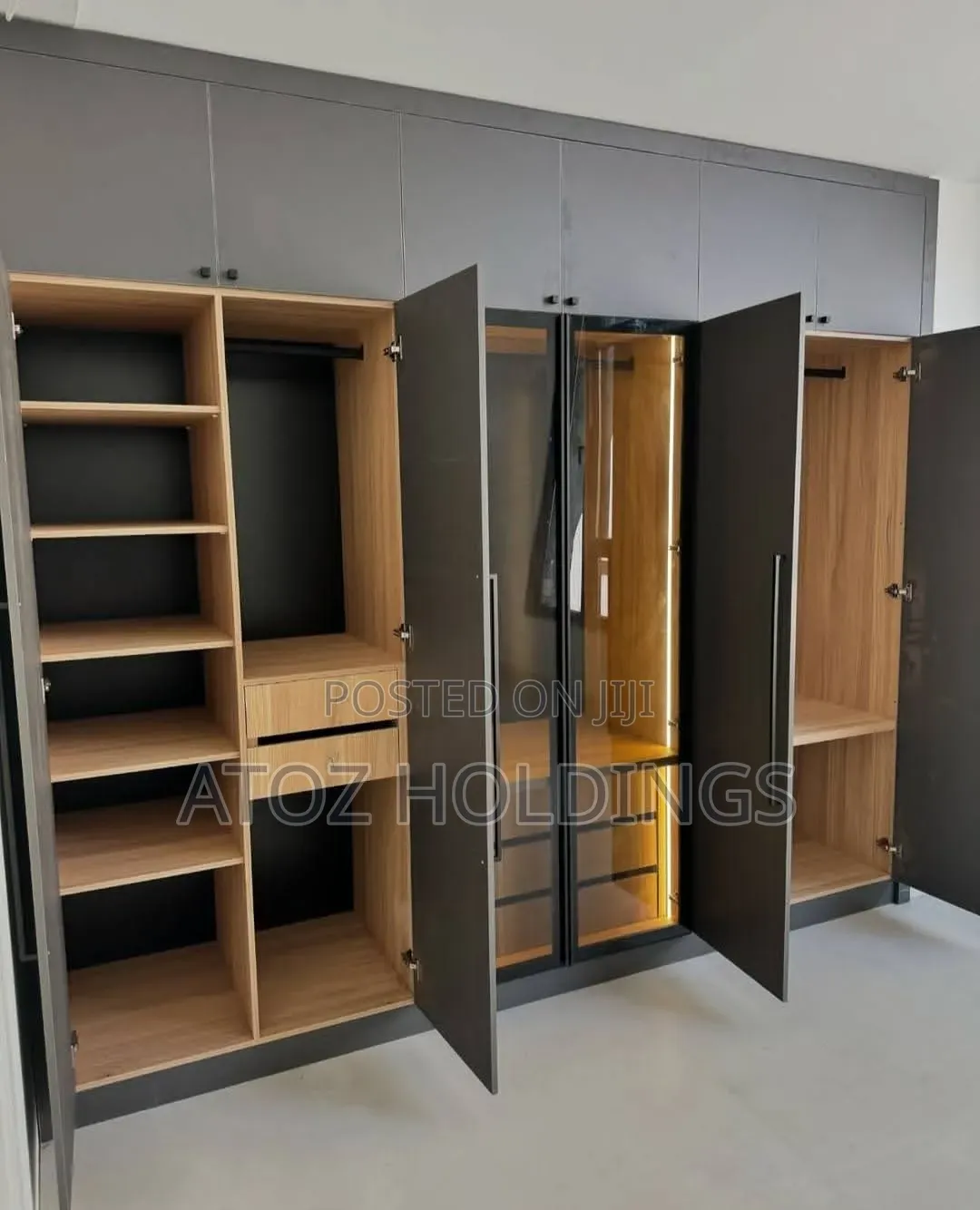 Walk-in Closets/Modern Walk-in Wardrobes/Closets 1,200,000/- Per Meter