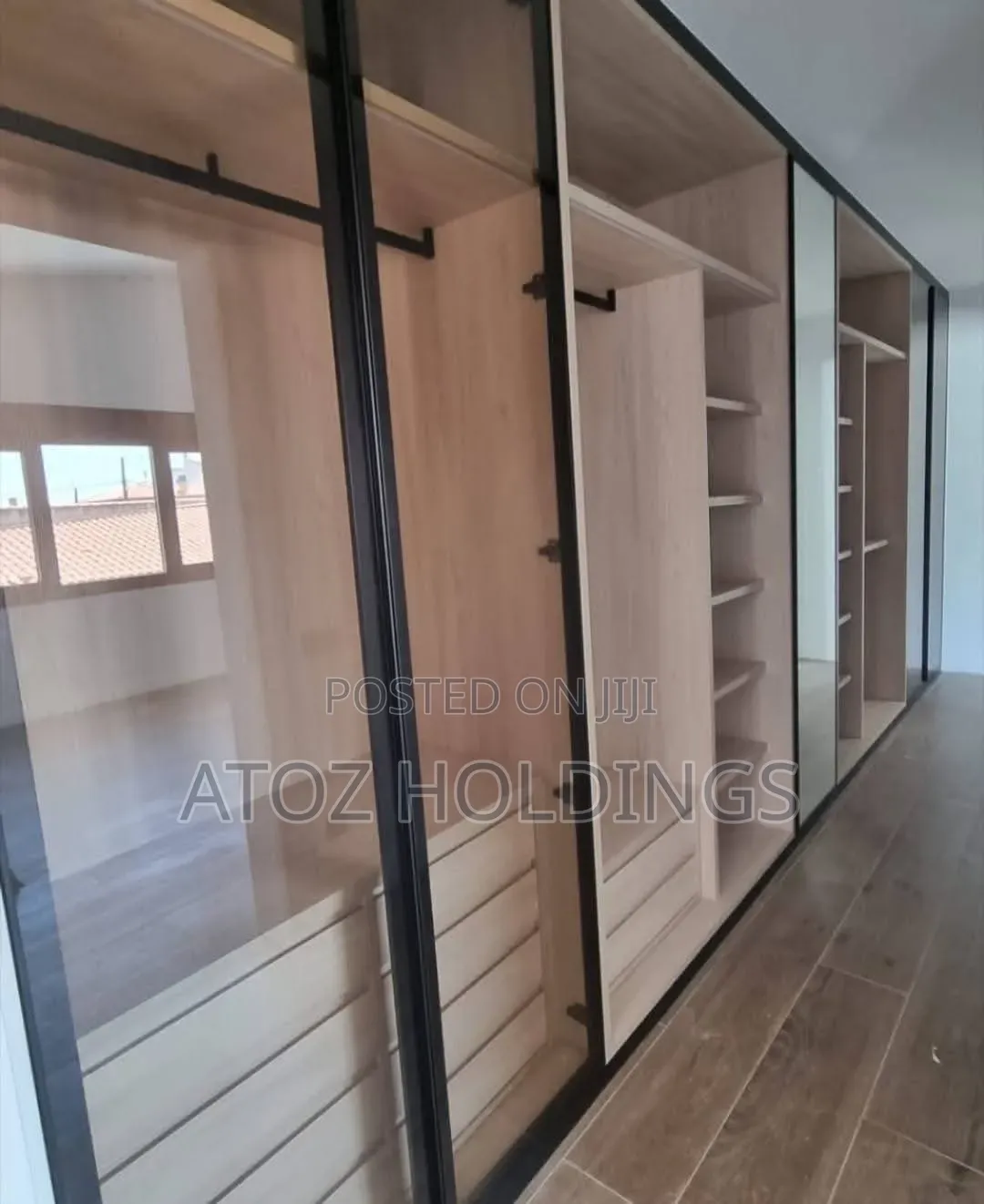 Walk-in Closets/Modern Walk-in Wardrobes/Closets 1,200,000/- Per Meter
