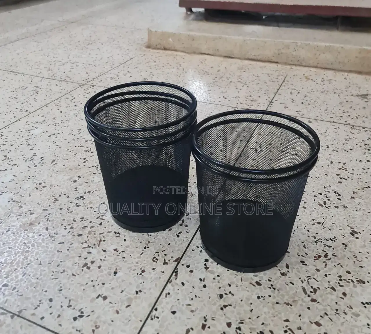 Stainless Black Office Dust Open Metallic Dust Bin