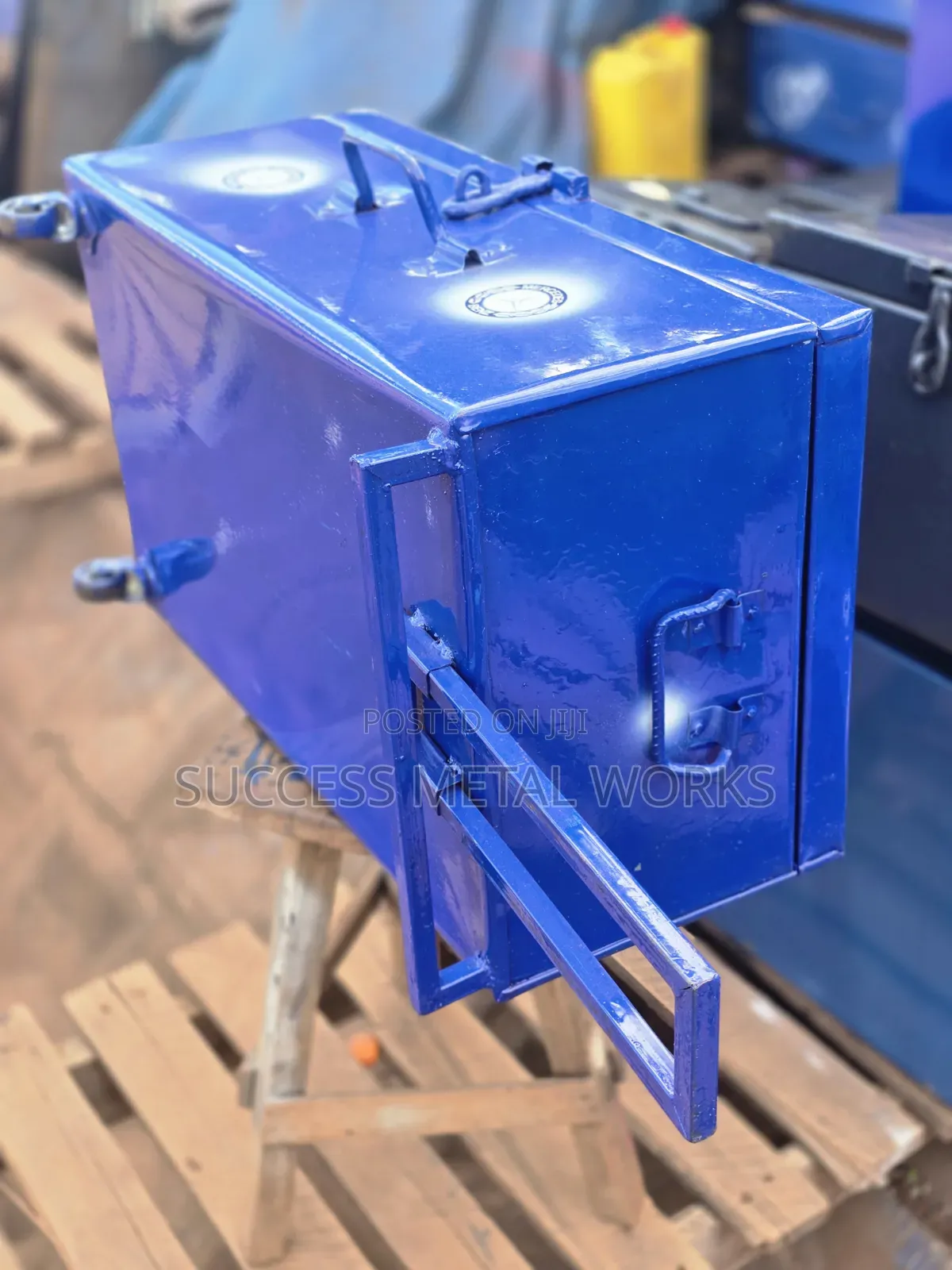 Single Lock School Metallic Medium With Rollers