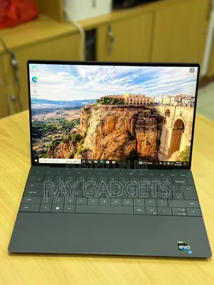 New Laptop Dell XPS 13 9320 32GB Intel Core i7 SSD 512GB