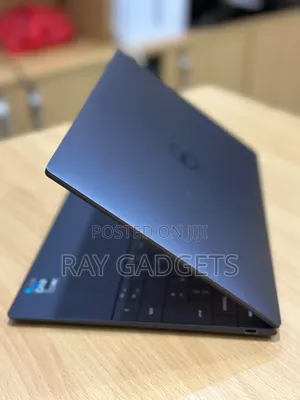 New Laptop Dell XPS 13 9320 32GB Intel Core i7 SSD 512GB