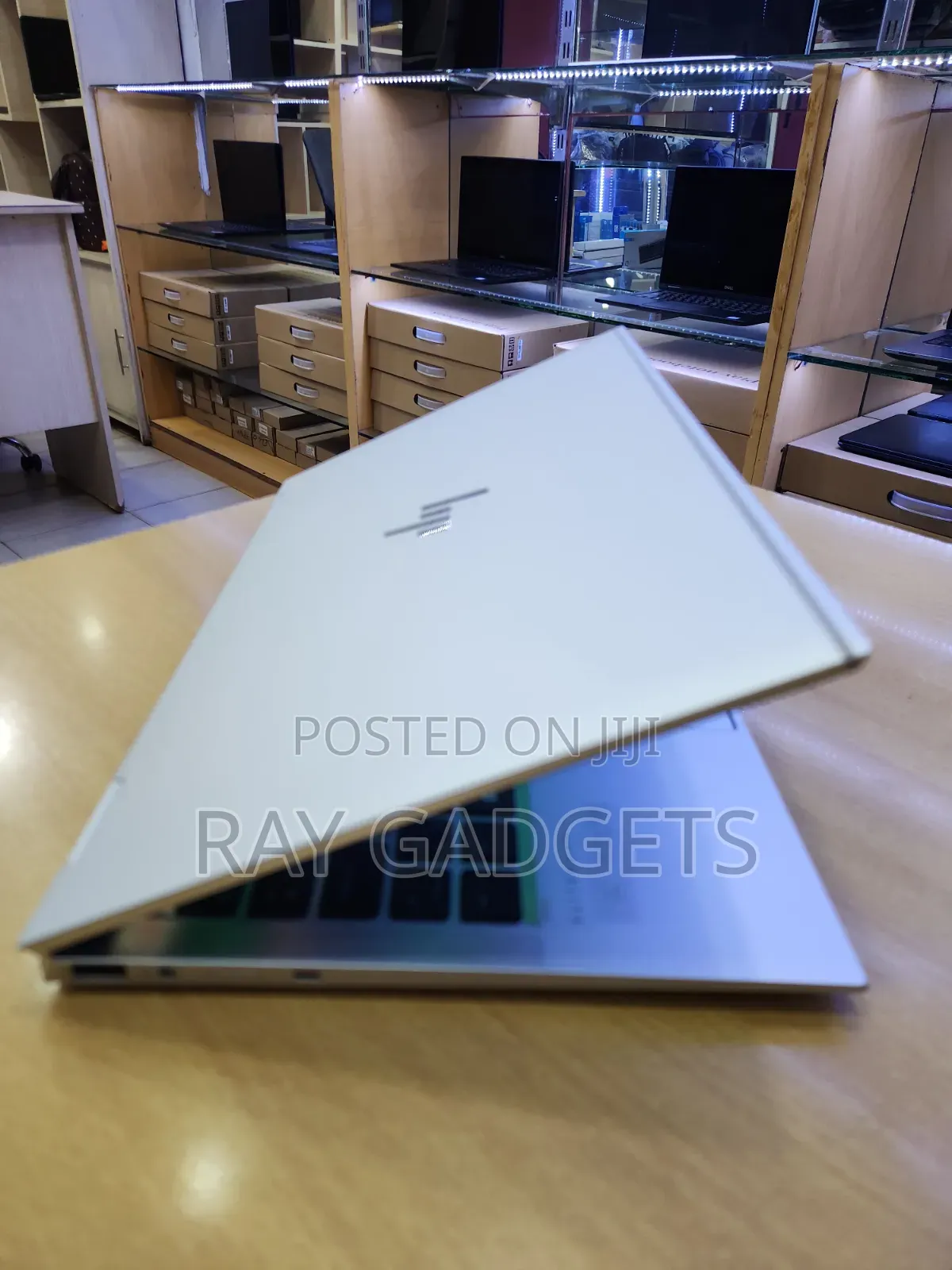 New Laptop HP EliteBook 1040 G8 16GB Intel Core i7 SSD 512GB
