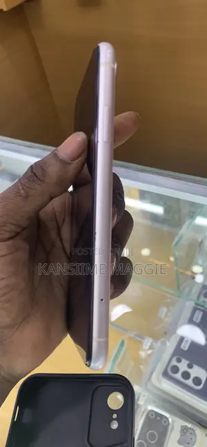 Apple iPhone XR 64 GB White