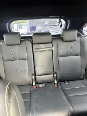 Toyota Harrier 2.0 2017 Black