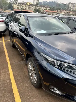 Toyota Harrier 2.0 2017 Black